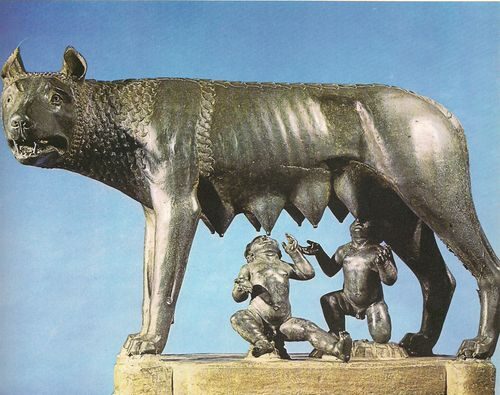 La-Louve-romaine-nourrissant-Romulus-et-Remus-.jpg